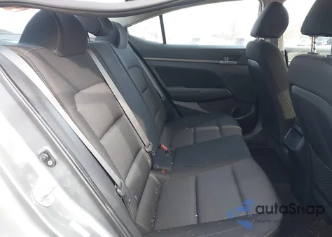 2017 Hyundai Elantra Value Edition z USA, uszkodzony, nr VIN KMHD84LFXHU246460